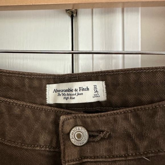 Abercrombie & Fitch 90s Relaxed Jean High Rise Chocolate Brown Jeans - Picture 4 of 4